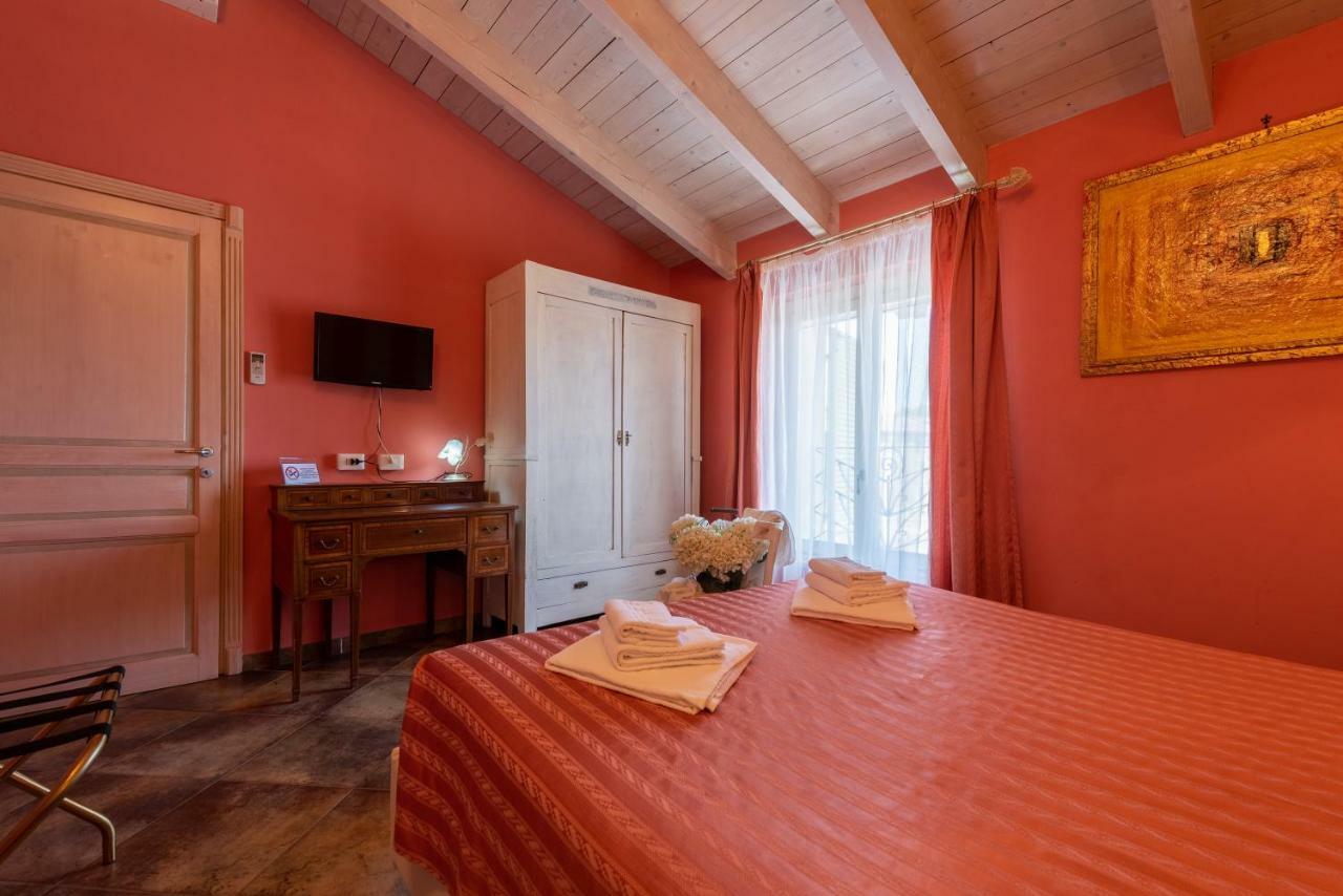Villa Mery Casale Monferrato Buitenkant foto