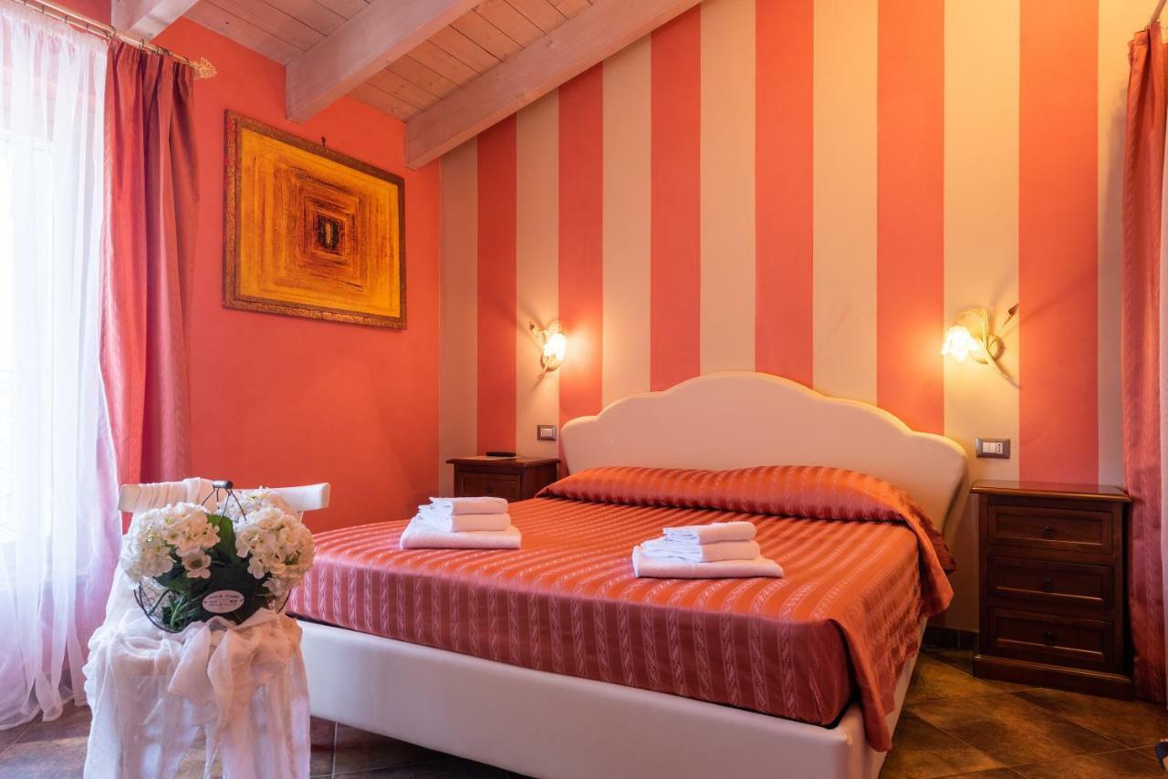 Villa Mery Casale Monferrato Buitenkant foto