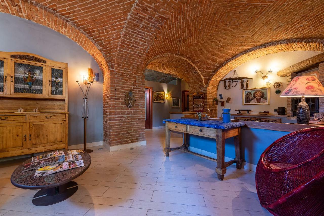 Villa Mery Casale Monferrato Buitenkant foto